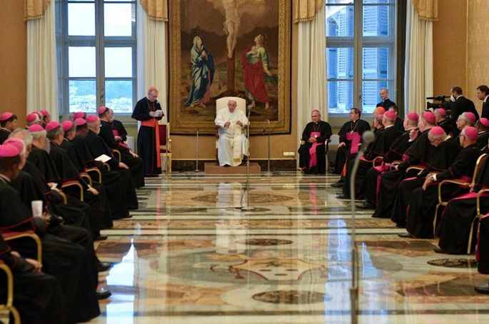 Francisco agradece a los Representantes Pontificios por llevar la cercanía del Papa a los pueblos